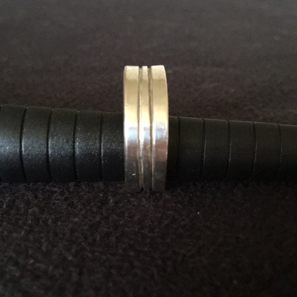 Sterling Silver Wedding Ring - Picture 4 of 7